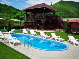 Pridvorul Haiducilor, hotel na praia em Slănic-Moldova