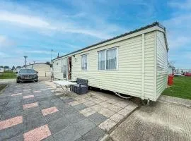 Superb 6 Berth Caravan At St Osyth Beach Holiday Park In Essex Ref 28062Fv