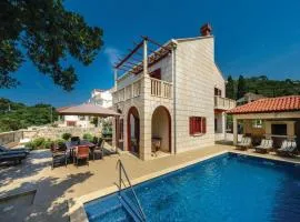 Villa Anka - Five-Bedroom Villa with Terrace and Swimming Pool