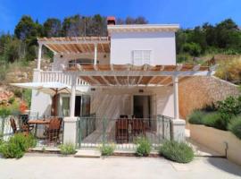 Apartments Seafront Silence - One Bedroom Apartment with Terrace and Sea View, hotel in Trstenik