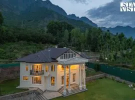 StayVista at Palais Vienna with Lawn, Bonfire & BBQ