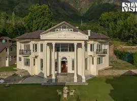 StayVista at Palais Vienna Luxury Stay, Srinagar
