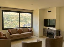 Zain building, hotel em Bsharri