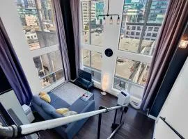 Trendy Downtown Loft Apartment - King Bed!