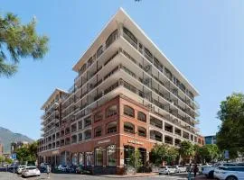 The Rockwell Luxury Apartments with Cove Balcony near V&A Waterfront