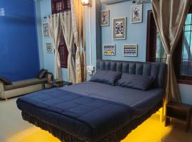 The Urban Homestay Premium Floating Bed AC Room Free Parking, hotel v Dibrugarhu
