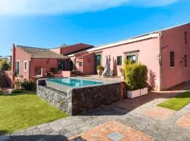 Micanera House