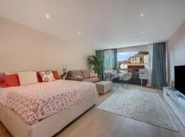 Modern Seaside Escape with Parking Eze bord de Mer