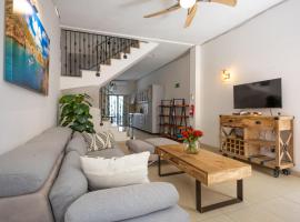 Charming Sliema Townhouse with Modern Comforts, ξενοδοχείο στη Σλιέμα