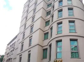 Diplomat Suites Hotel