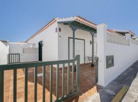 Annie - Apartamento traquilo y cerca del mar - Abades, Hotel in Abades