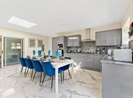 Stunning 6 bedroom in Wembley - Parking