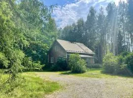 Riverfront Retreat Willa Taimen with wooden sauna & wild nature