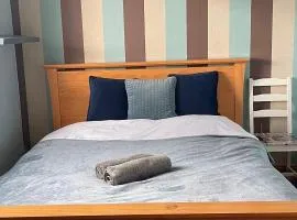 Free Parking - Sleeps 6 - Central - Good Location