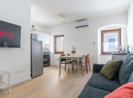 Appartamenti del Borgo a 2 passi dal lago, quite, hotel v destinaci Garda