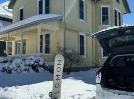 Spacious Central 4BR, Ski & Bike