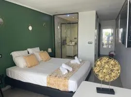 STUDIO CAMP NATURISTE VUE MER, le Gilyves cocooning
