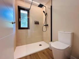 Casa Raíz y Cumbre, מלון בMestas del Con