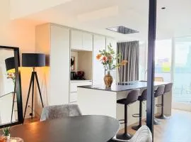 Cooth's Luxury Loft with City Views