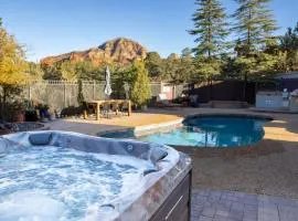 Prime location with Hot tub Pool and Views for Family