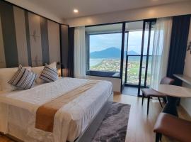 SALE! Lynn Times Thanh Thủy kho&aacute;ng n&oacute;ng tại ph&ograve;ng!, hotel com estacionamento em La Phu