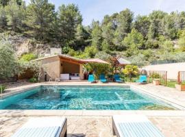 villa l oliveraie, Hotel in Le Barroux
