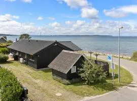 3 Bedroom Awesome Home In Brenderup Fyn
