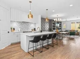 TWO Adjacent Homes by 12 South and Belmont that Sleeps 24