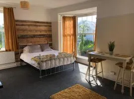 55 Studio No 6 Uplands