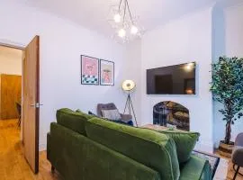 Foxton House - Stylish 3Bed Retreat, Free Parking & Netflix, WiFi