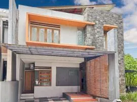 Large Villa 3BR Dago Bandung