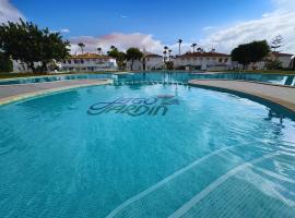 Maxx Suites Torrevieja - Bright and Stylish Studio with Pool Access, Lago Jardin, hotel a Torrevieja