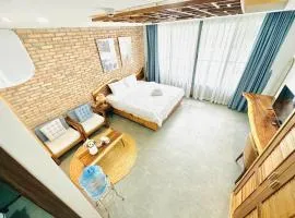 204MSNK Maison Luxe Studio w Big Window & Kitchen