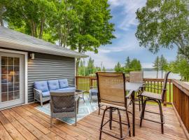 Bring Your Boat! Little Traverse Lake Getaway, Hotel in Maple City