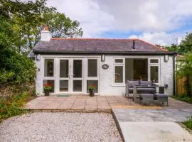 Cromlech Cottage at Cromlech Manor Farm