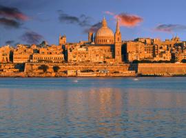 D Townhouse Boutique Suites, hotel in Sliema