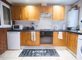 2BR House Near Excel, O2, City Airport, 3 DLR Lines