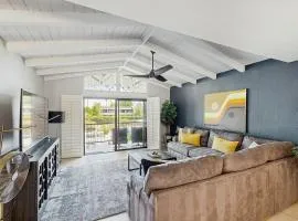 Sunny Palm Springs Oasis Getaway