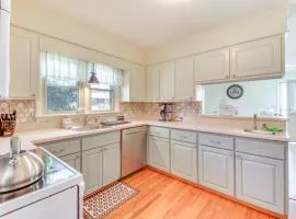 1 Mi to Dwtn Shops and Dining Spacious Family Home