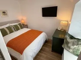 Bagnalls Cottage, A newly renovated cottage in the heart of the Downalong, St Ives moments from the harbour beach