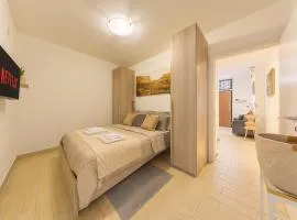 Loft con Terrazzo Metro C a 3 Min Collegamento facile con il Centro