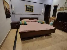 Deluxe room hosted by Qureshi