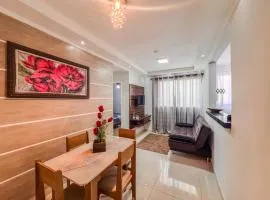 Apê elegante com ar, vaga e ótima localização
