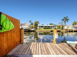 Waterfront Retreat Home Dania Beach, hotel in Dania Beach