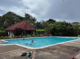 Finca en Chinauta, piscina, jacuzzi, BBQ