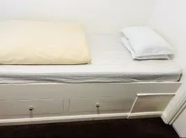 Budget Stay In Luton 01 R