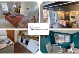Alma Cottage - Cosy Romantic Retreat - Log Burner, hotel in Ramsgate