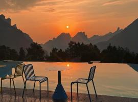 XMAN Sunrise Peaks Resort--Sky Mirror Infinity Pool, hotel v destinaci Čang-ťia-ťie