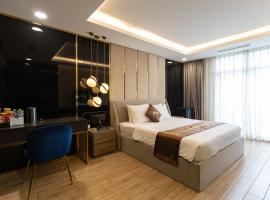 Luxhome Mekong Hotel, hotel dengan hot tub di Can Tho