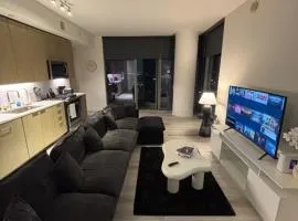 Beautiful 1BR - DTLA!!